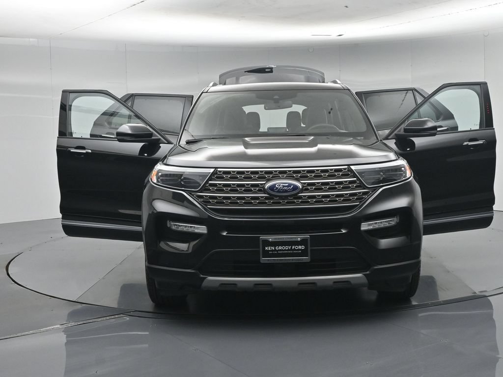 Certified 2023 Ford Explorer King Ranch w/ Technology Package AWD/4WD image 39