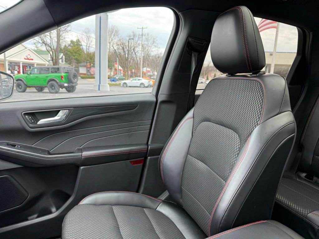Certified 2024 Ford Escape ST-Line w/ Tech Pack #1 image 15