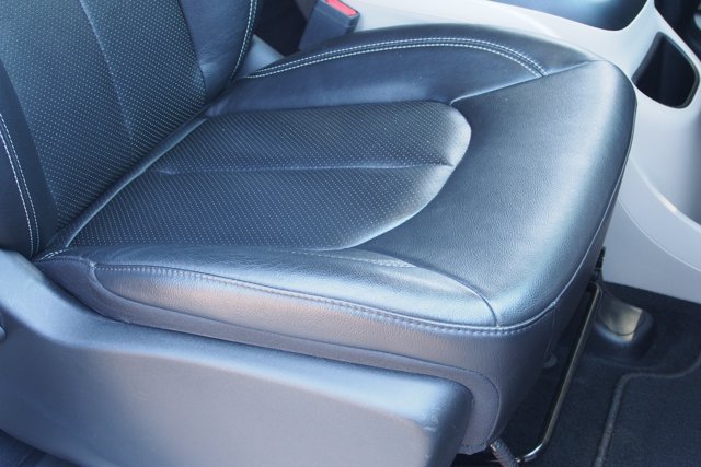Used 2022 Chrysler Pacifica Touring-L FWD image 12