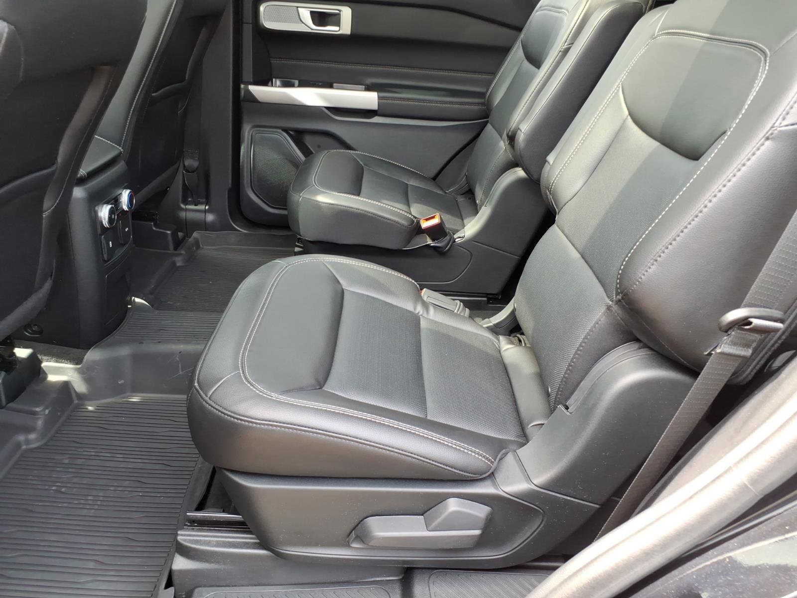 Certified 2023 Ford Explorer Limited AWD/4WD image 12