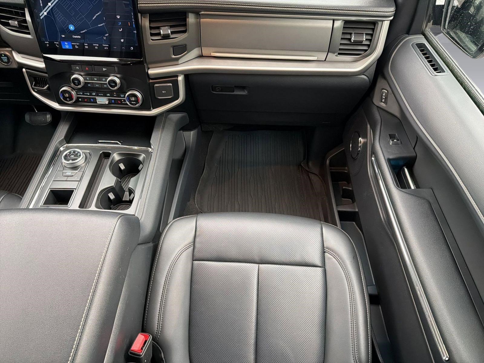 Certified 2024 Ford Expedition XLT RWD image 28