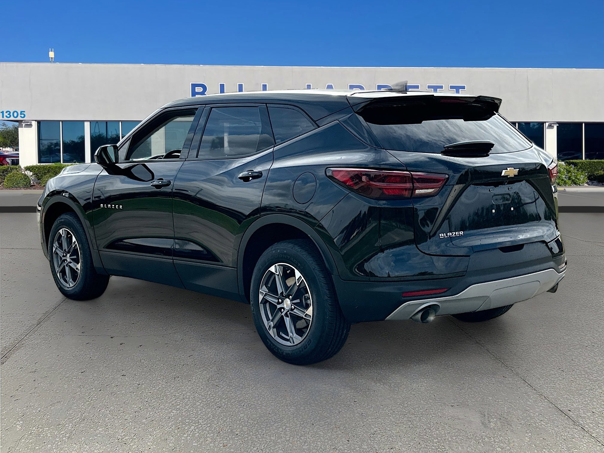 Used 2023 Chevrolet Blazer LT image 3