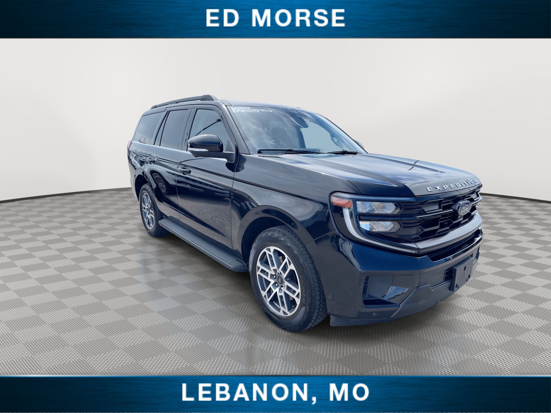 Certified 2025 Ford Expedition Active AWD/4WD image 2