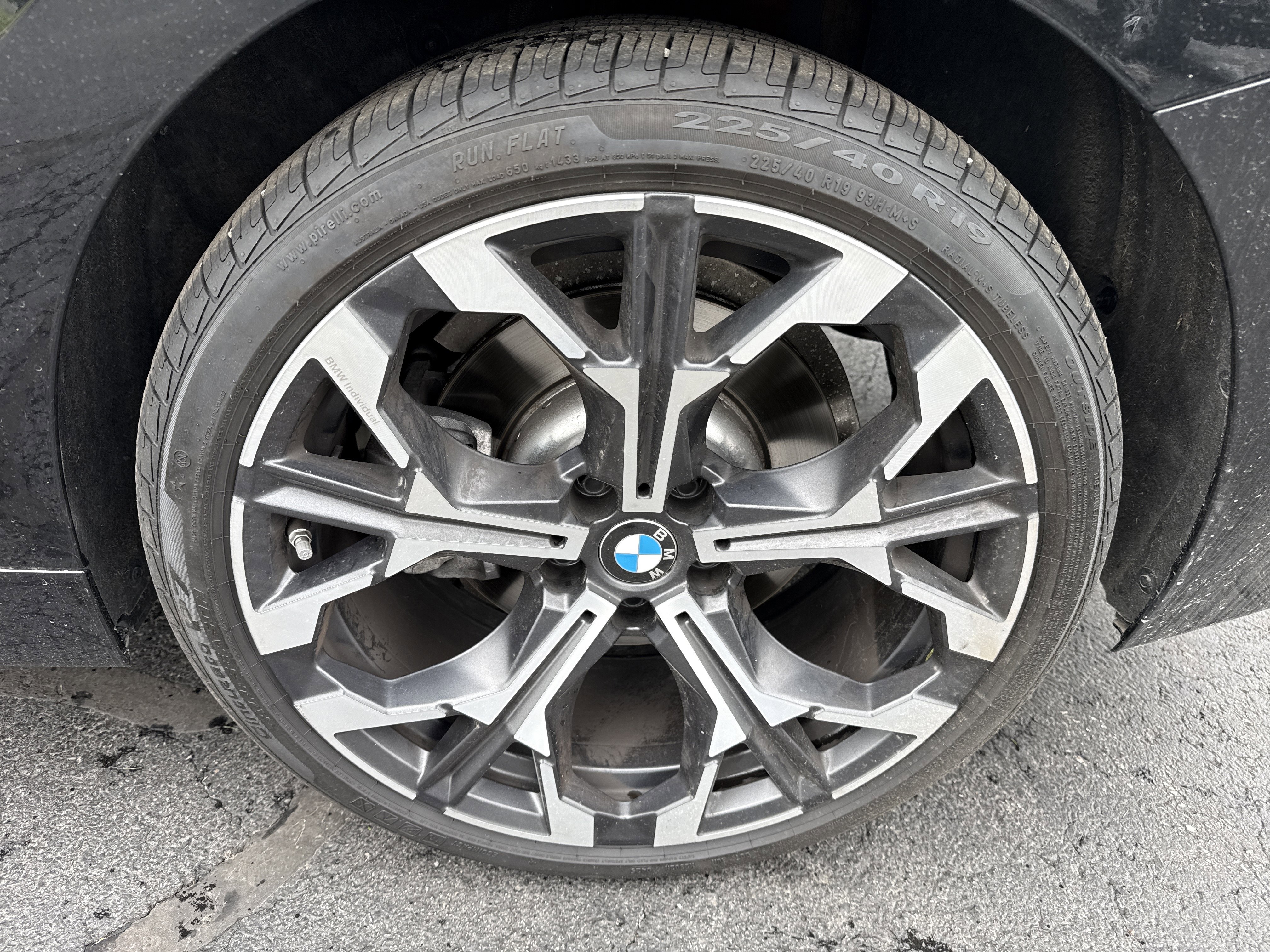 Used 2025 BMW 230i xDrive Coupe w/ Convenience Package AWD/4WD image 6