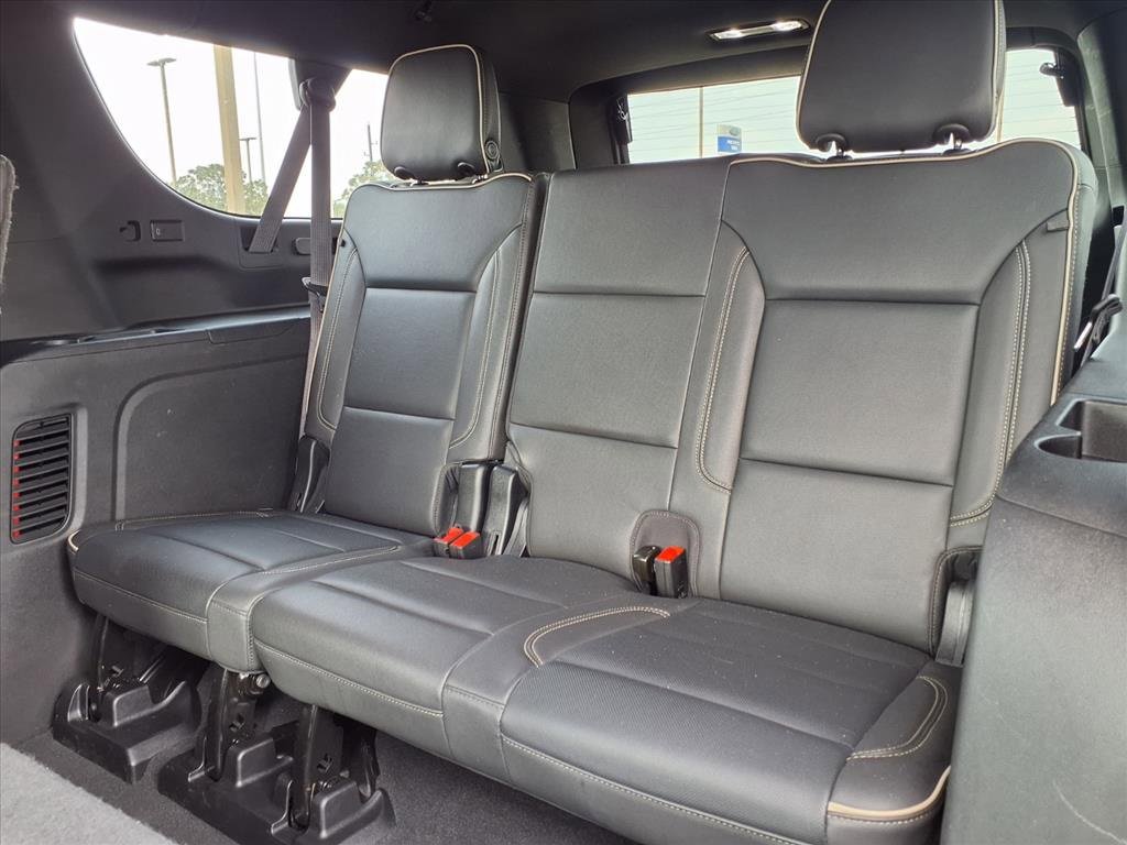 Used 2024 Chevrolet Suburban Premier image 13