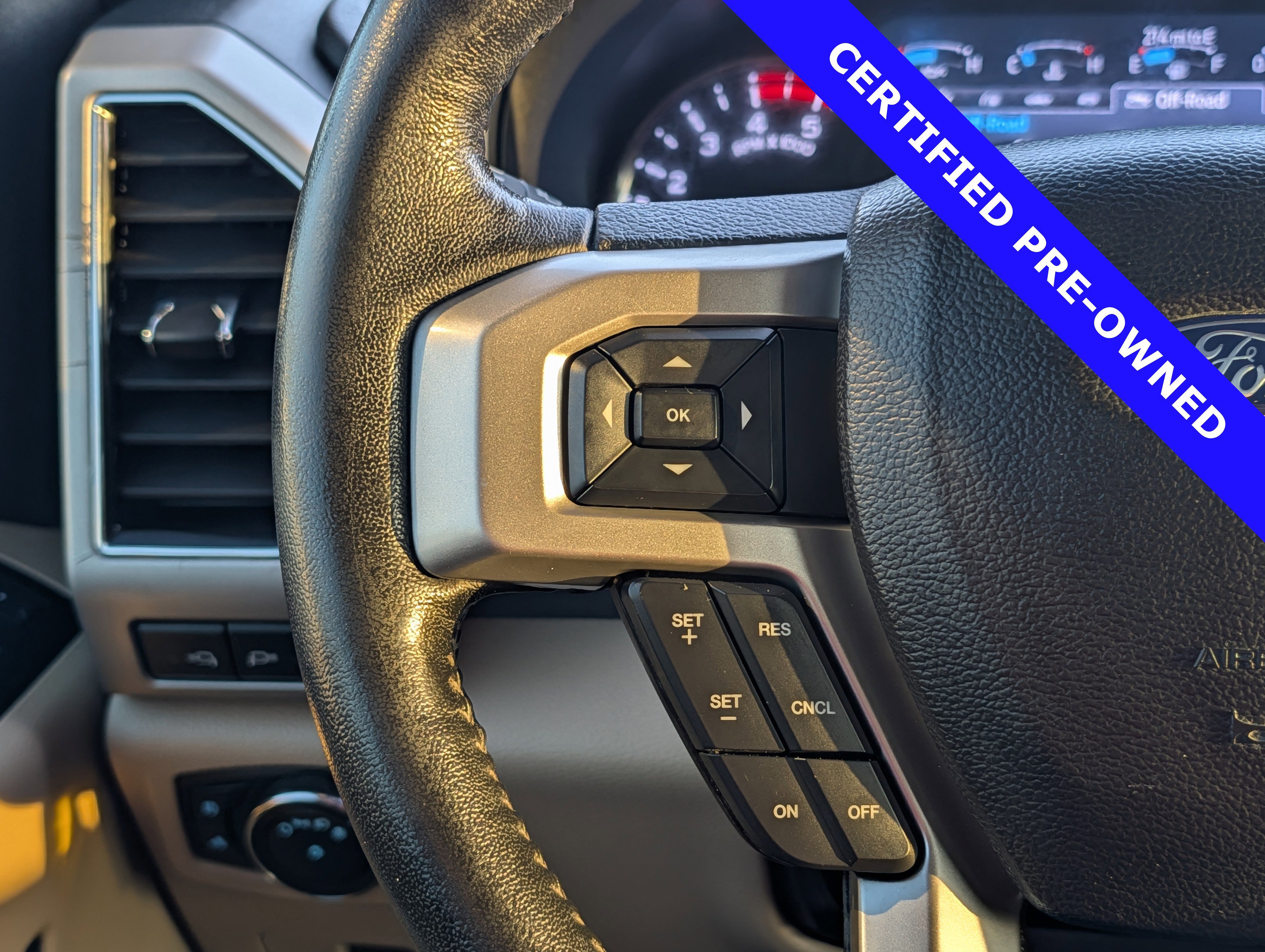 Certified 2020 Ford F350 Lariat w/ FX4 Off-Road Package image 23