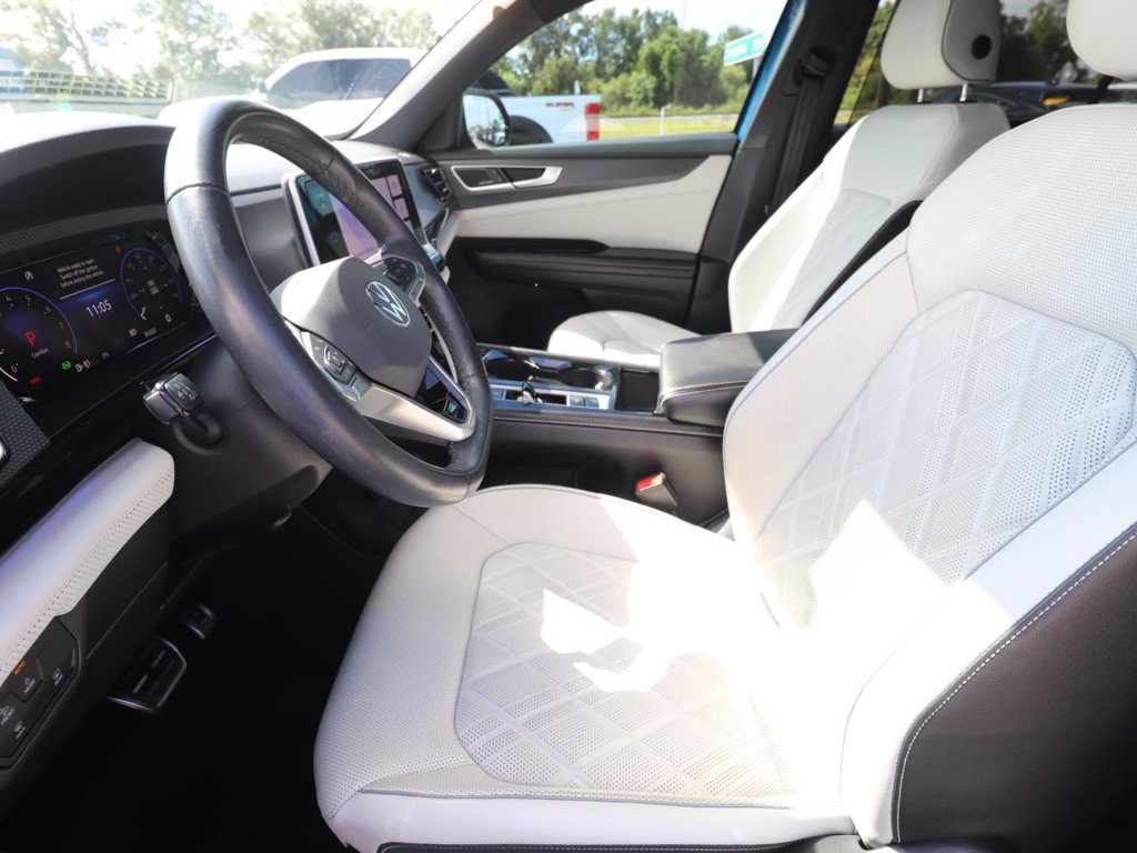 Used 2024 Volkswagen Atlas Cross Sport SEL Premium R-Line AWD/4WD image 2