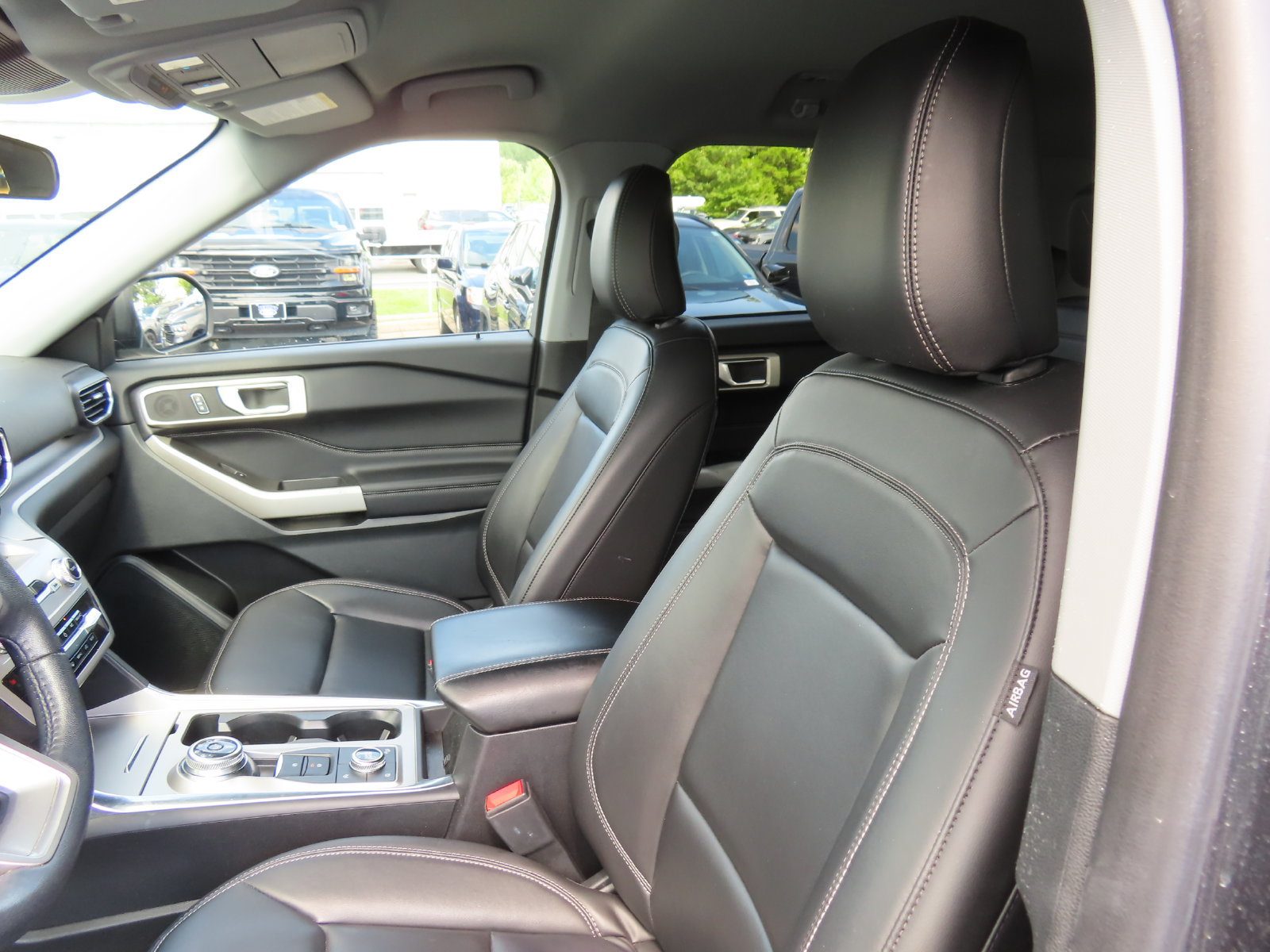 Certified 2023 Ford Explorer XLT w/ Equipment Group 202A AWD/4WD image 28