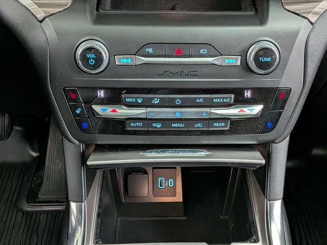 Certified 2020 Ford Explorer Limited AWD/4WD image 30