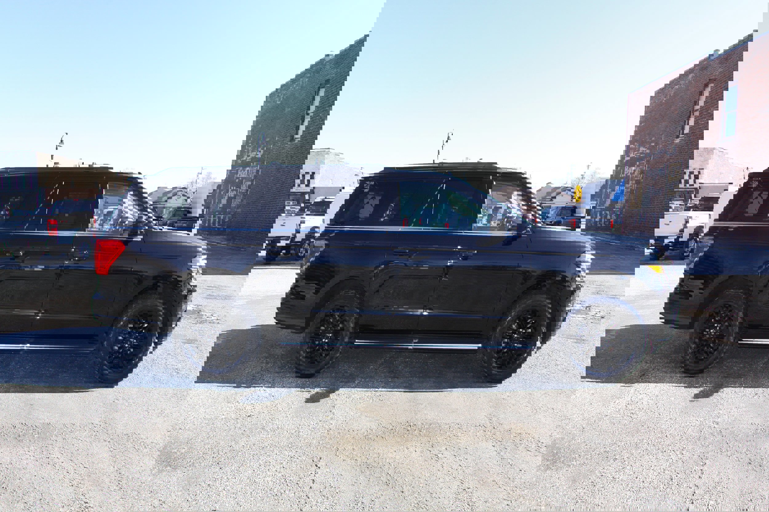 Certified 2022 Ford Expedition Max XLT image 6