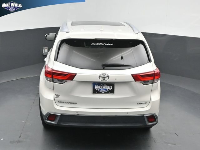 Used 2019 Toyota Highlander Limited Platinum FWD image 14