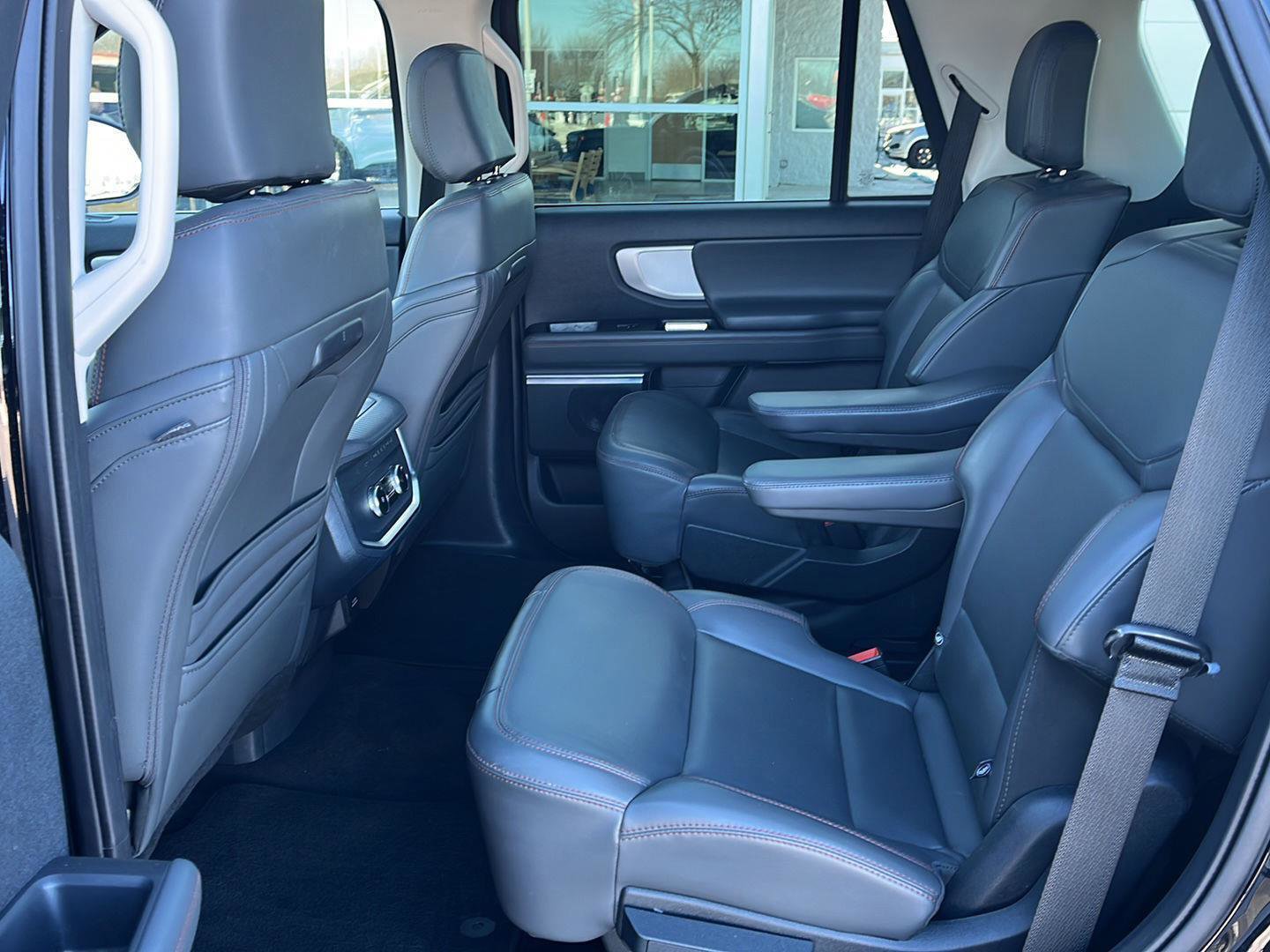 Certified 2025 Ford Expedition Active image 19