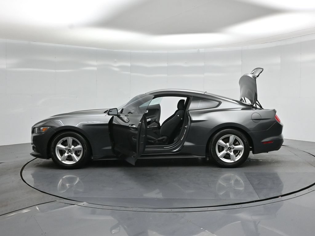 Certified 2017 Ford Mustang Coupe RWD image 32