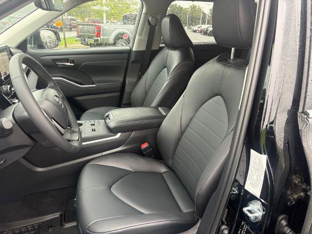 Used 2026 Toyota Highlander XLE AWD/4WD image 12