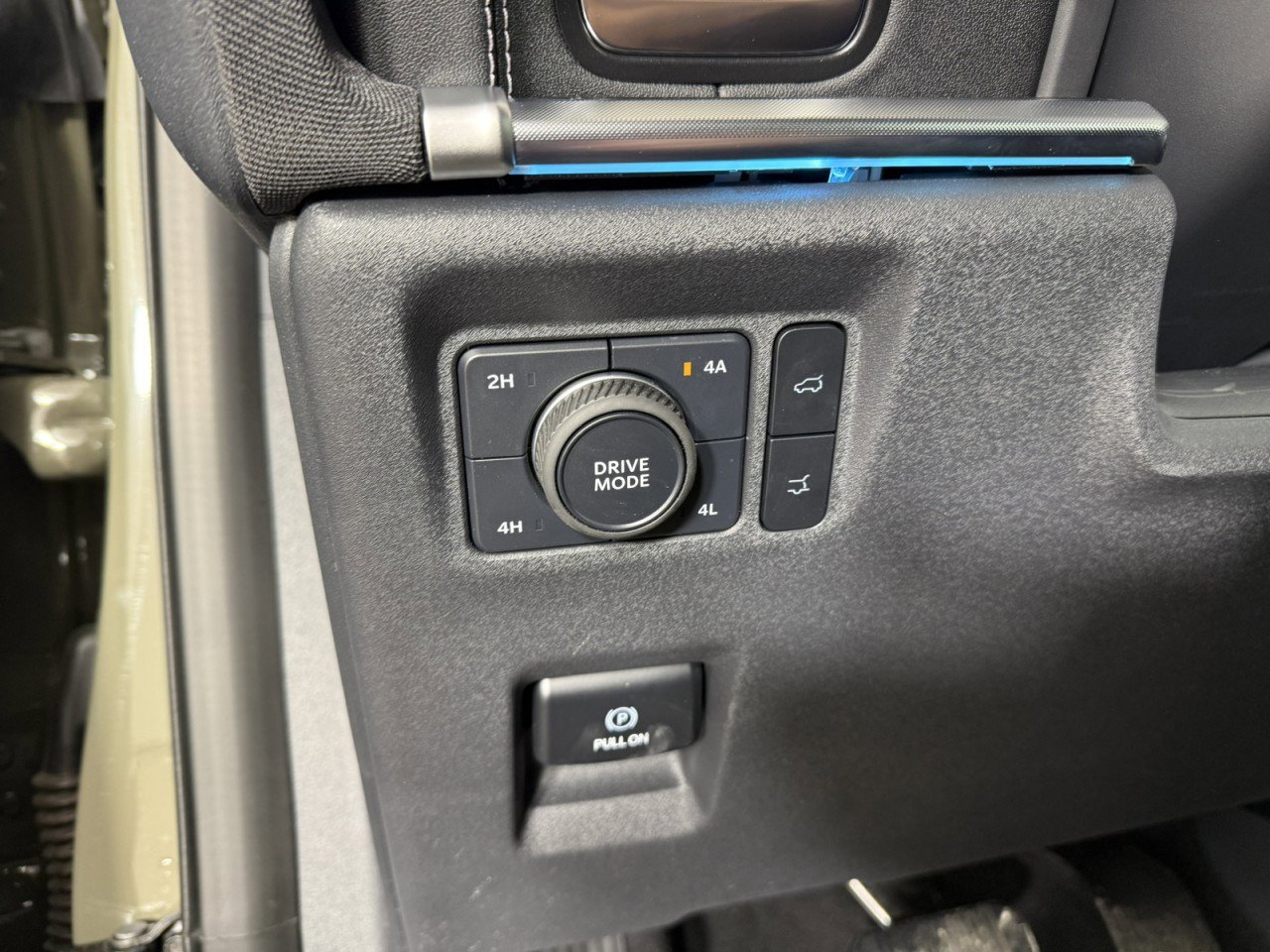 Certified 2025 Ford Expedition Max Platinum w/ Stealth Performance Package image 28