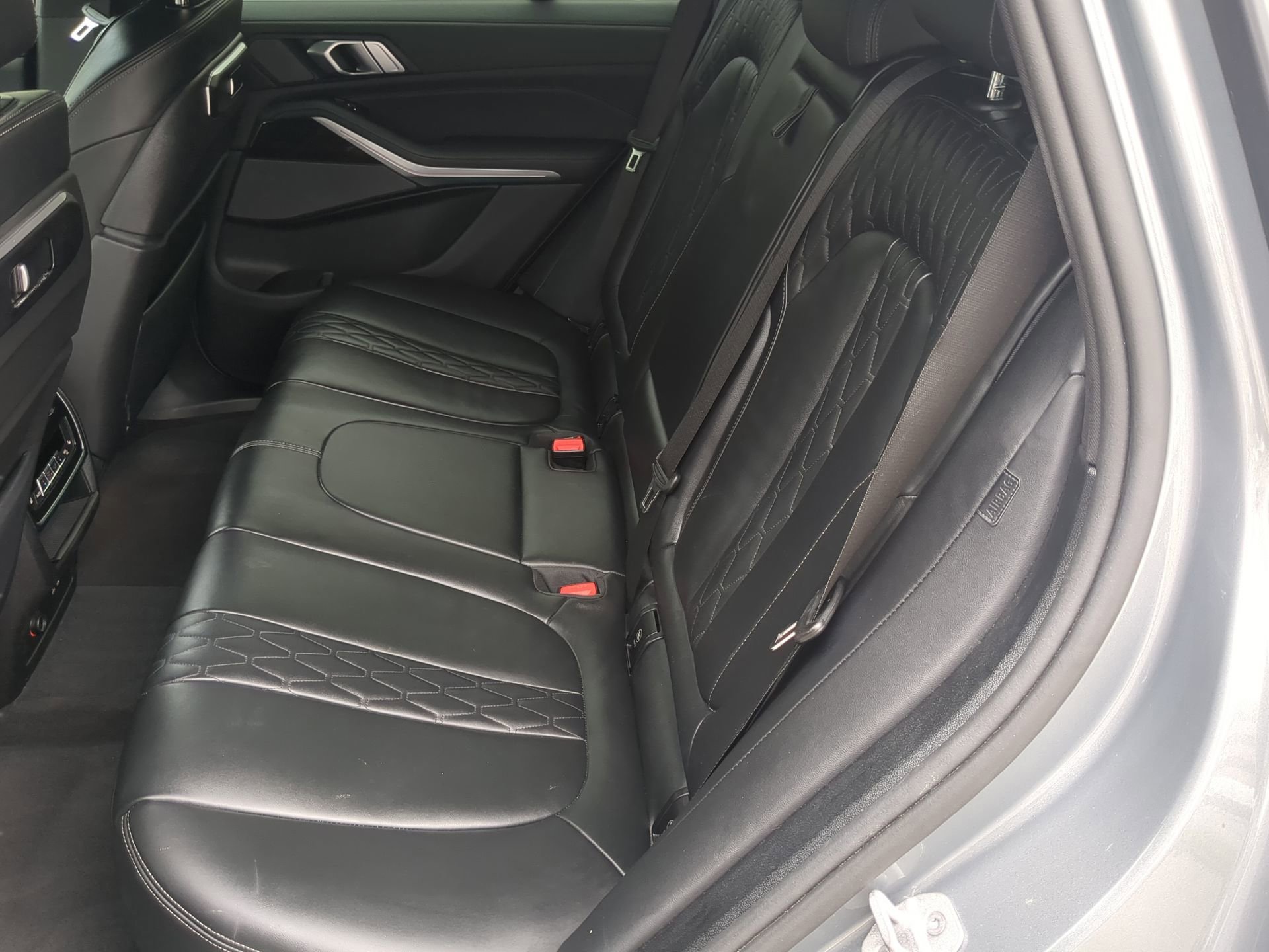 Used 2025 BMW X5 xDrive50e AWD/4WD image 54