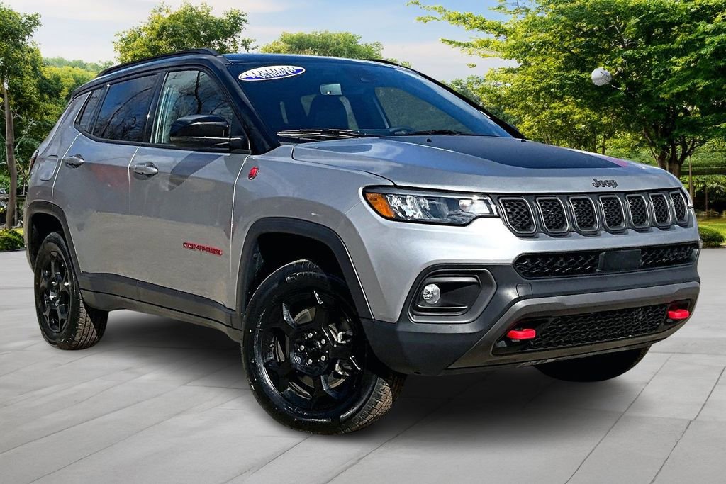 Used 2023 Jeep Compass Trailhawk AWD/4WD image 1