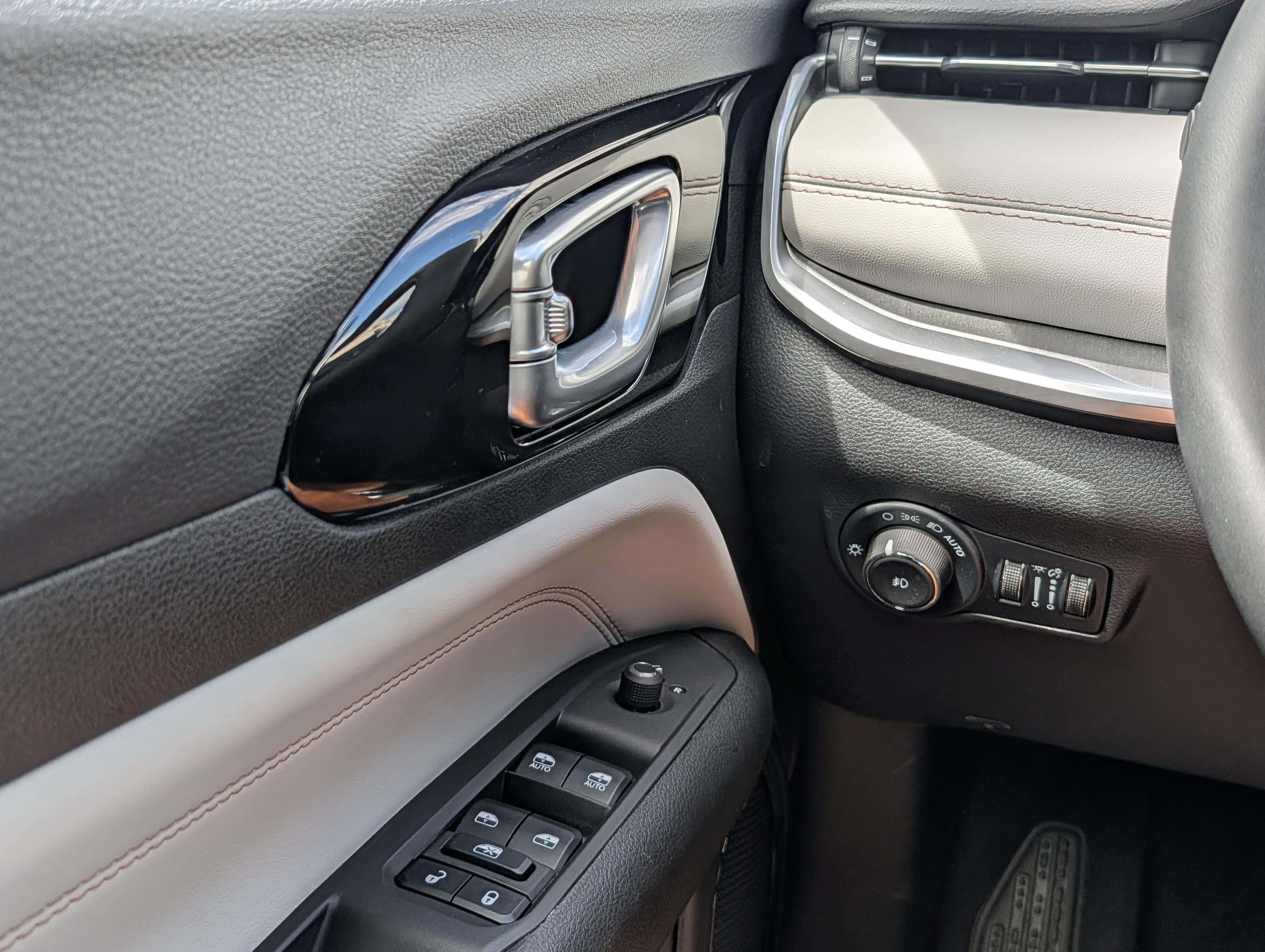 Used 2026 Jeep Compass Limited image 24