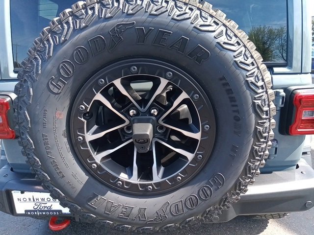 Used 2024 Jeep Wrangler Unlimited Rubicon image 32