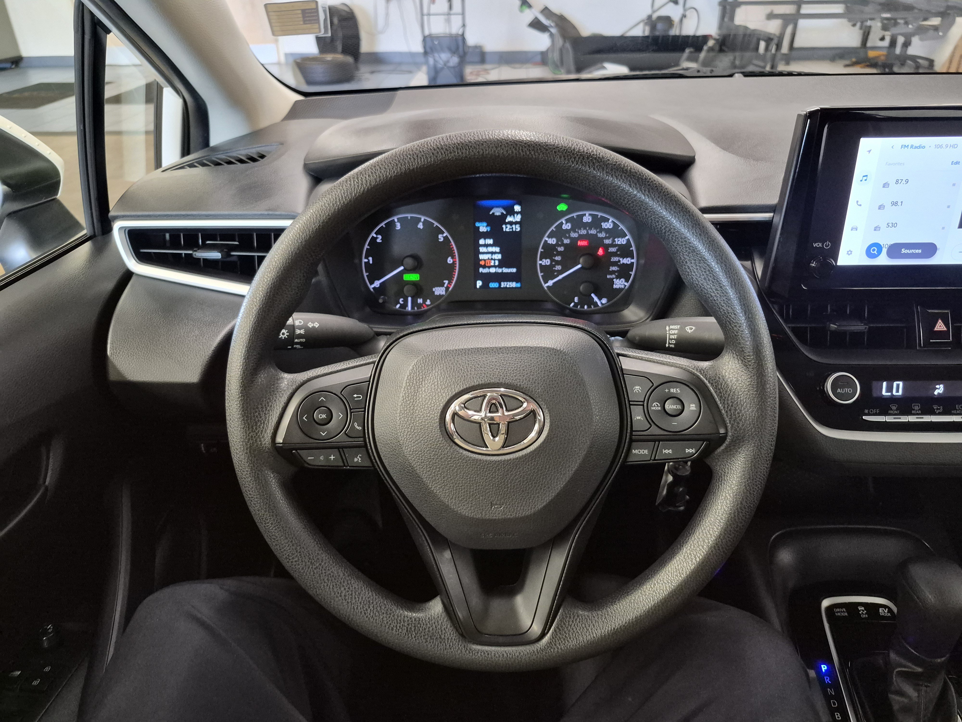 Used 2025 Toyota Corolla LE FWD image 24