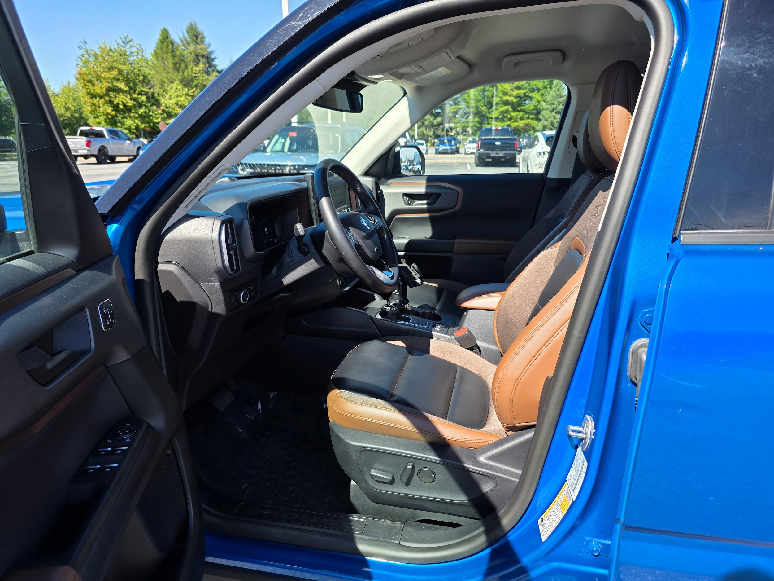 Certified 2025 Ford Bronco Sport Outer Banks w/ Outer Banks Tech Package+ AWD/4WD image 19
