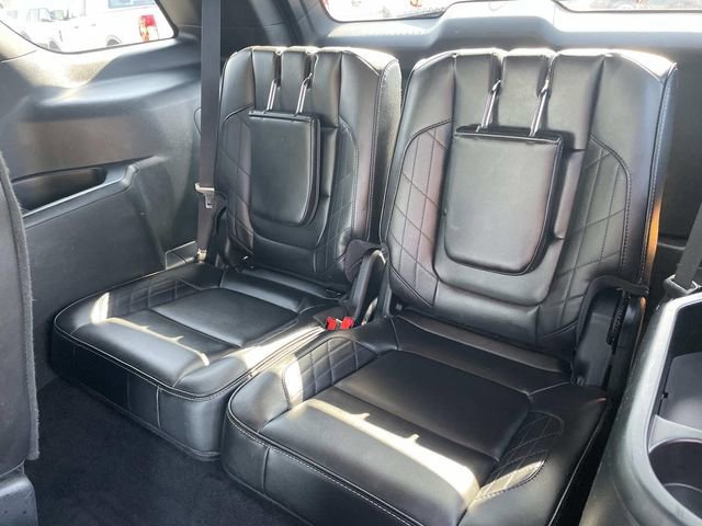 Certified 2018 Ford Explorer Platinum image 33