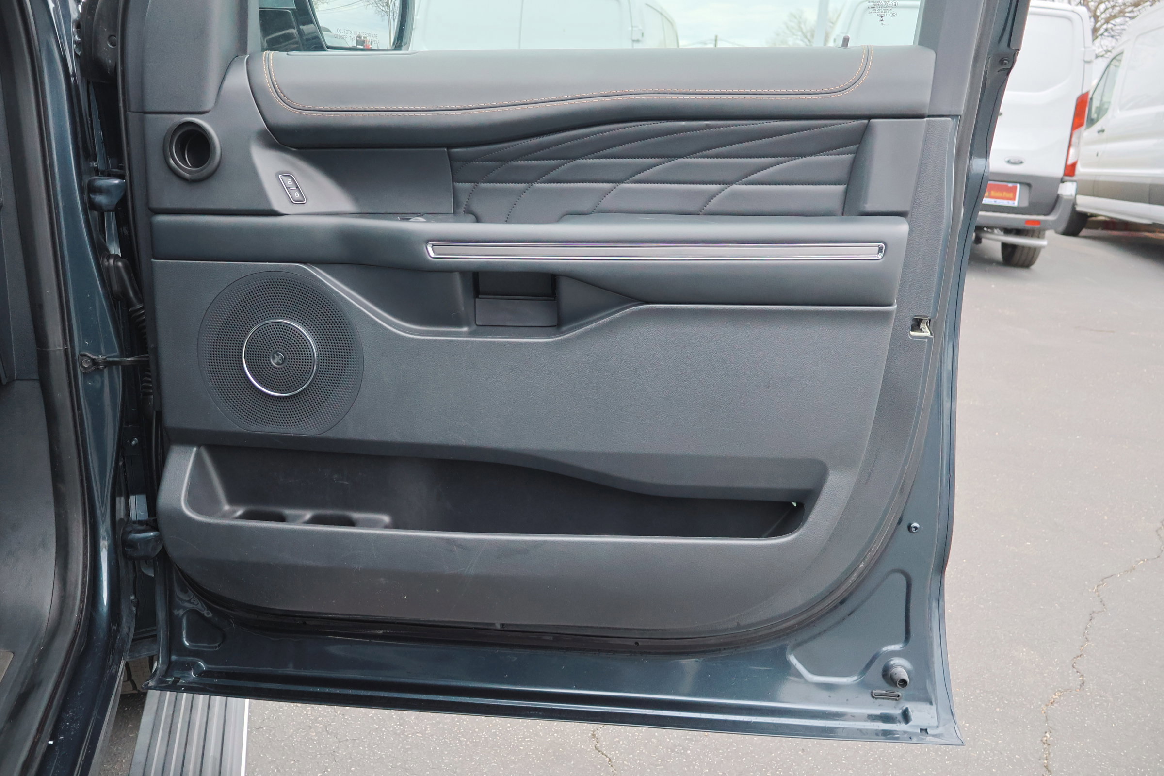 Certified 2023 Ford Expedition Platinum image 38