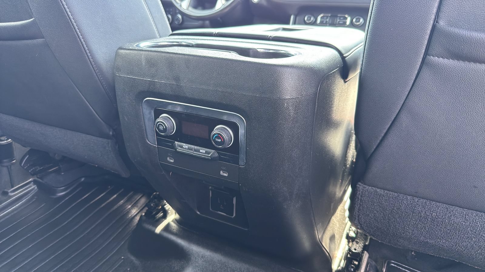 Used 2021 Chevrolet Tahoe Z71 AWD/4WD image 27