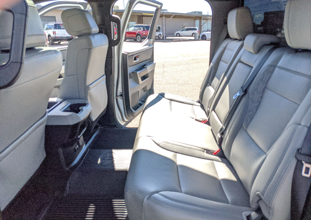 Used 2025 Toyota Tundra Limited AWD/4WD image 17