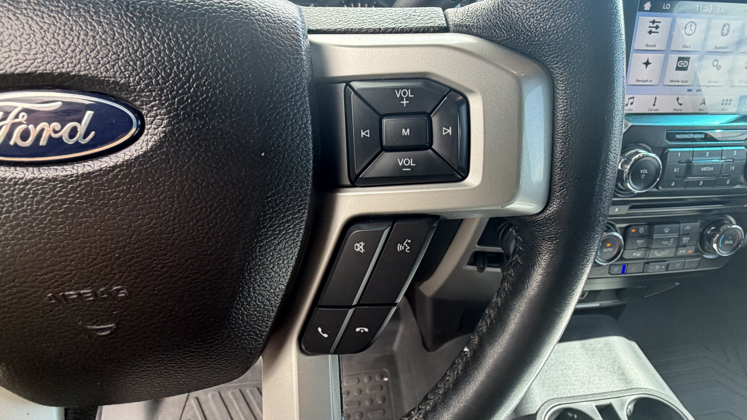 Certified 2017 Ford F150 Lariat AWD/4WD image 31