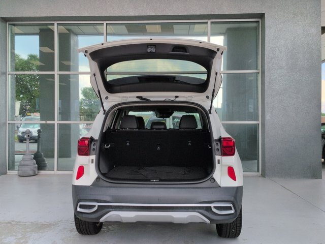 Used 2023 Kia Seltos S w/ Navigation Package FWD image 32