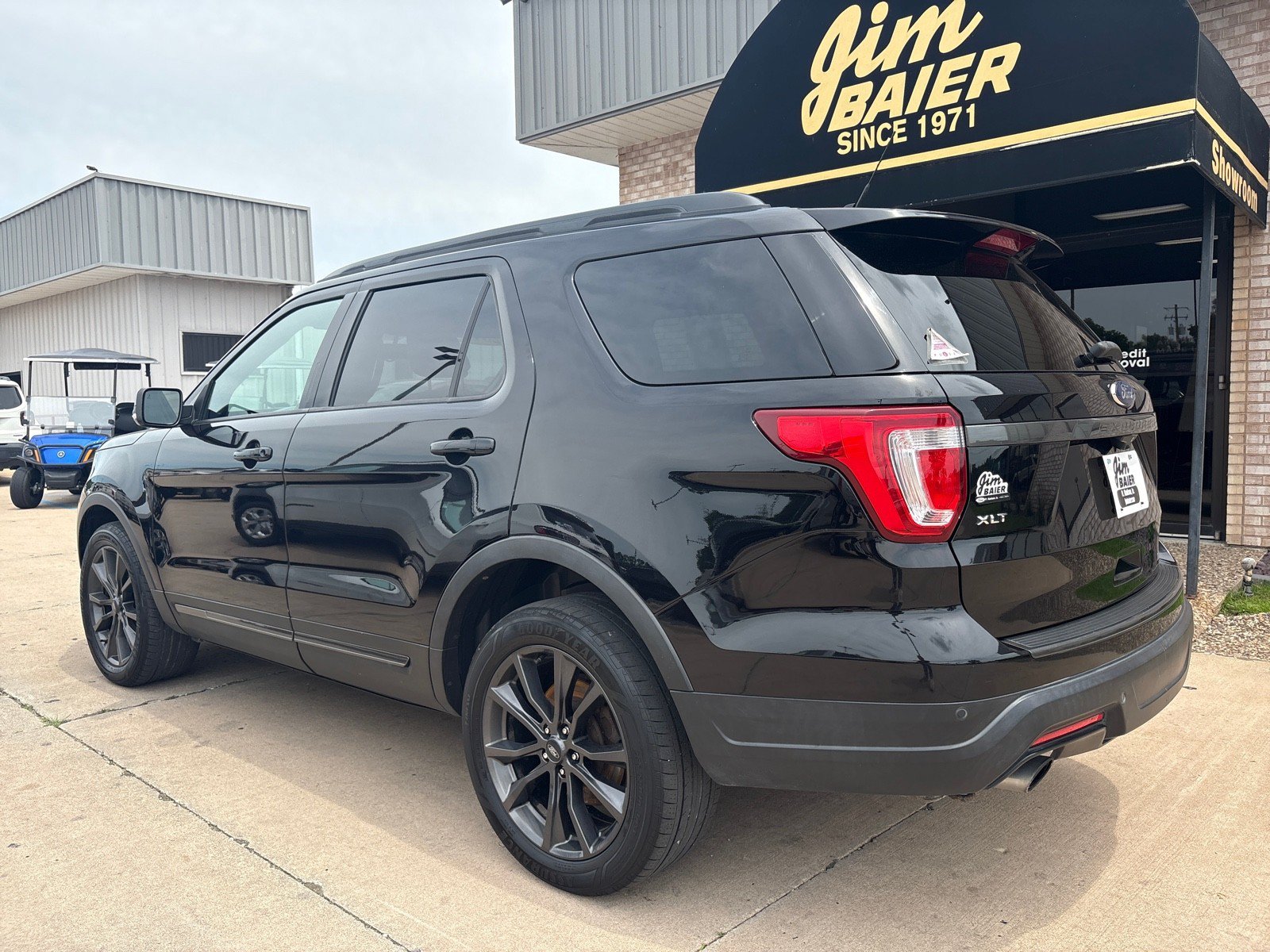 Certified 2019 Ford Explorer XLT w/ XLT Sport Appearance Package AWD/4WD image 10