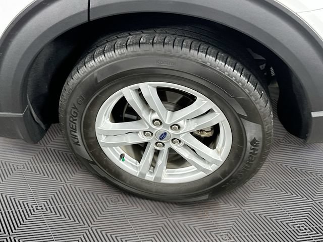Certified 2023 Ford Explorer XLT w/ Equipment Group 202A AWD/4WD image 35