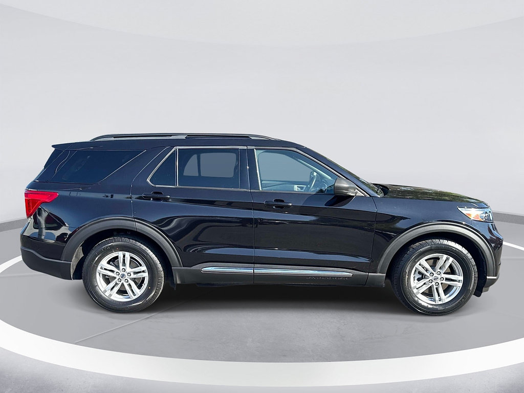 Certified 2020 Ford Explorer XLT w/ Equipment Group 202A RWD image 3