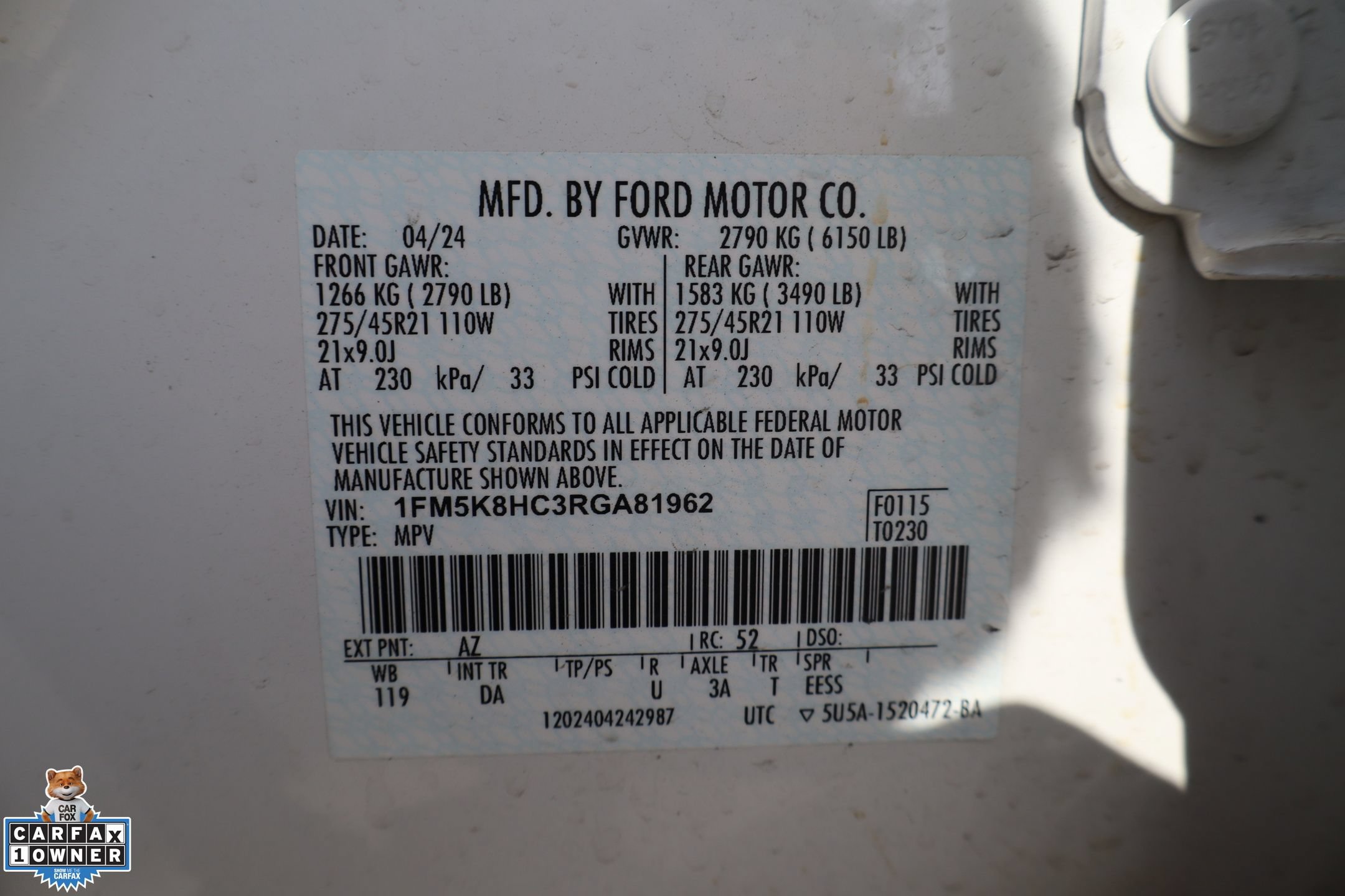 Certified 2024 Ford Explorer Platinum w/ Technology Package AWD/4WD image 32