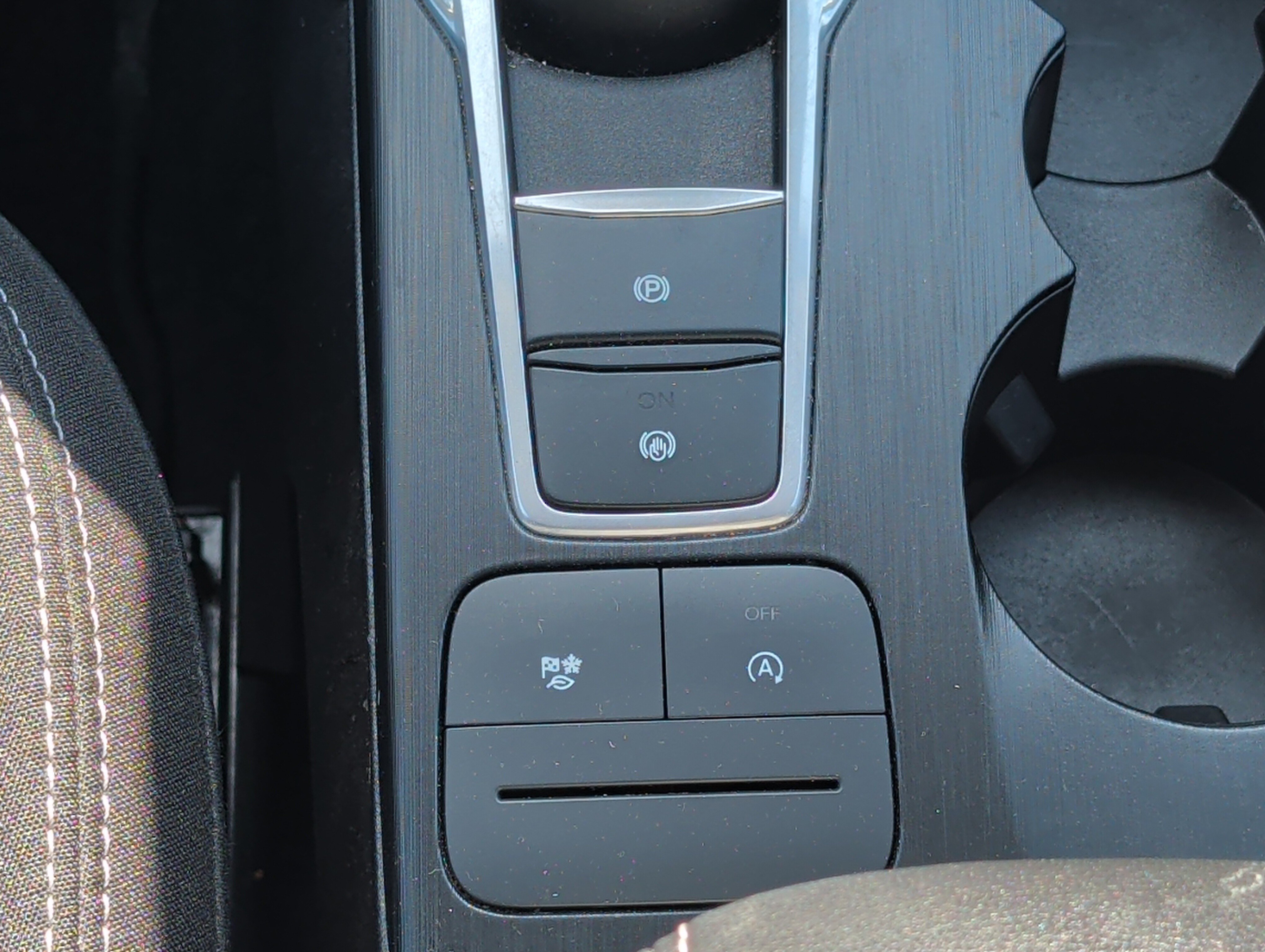 Certified 2023 Ford Escape Active AWD/4WD image 32