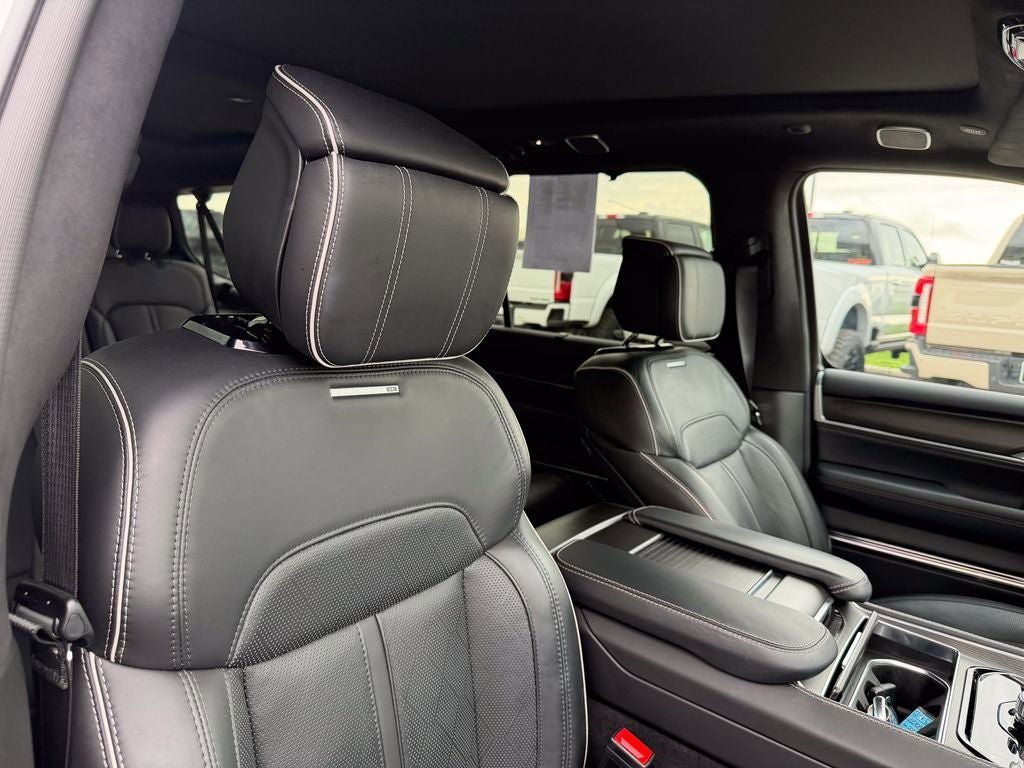 Used 2025 Jeep Grand Wagoneer L Series II Obsidian w/ Quick Order Packagew 28T AWD/4WD image 28