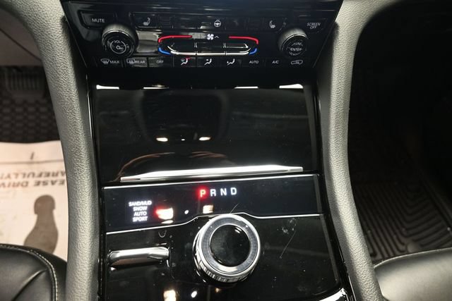 Used 2023 Jeep Grand Cherokee Limited w/ Black Appearance Package AWD/4WD image 18