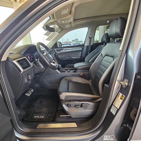 Used 2021 Volkswagen Atlas SEL Premium image 12