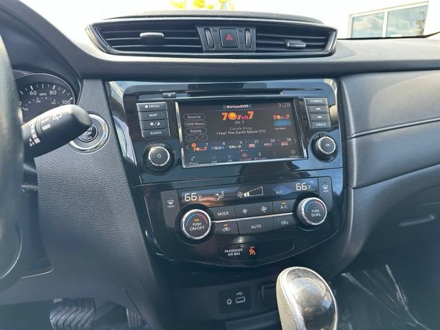 Used 2020 Nissan Rogue SV w/ Sun & Sound Touring Package AWD/4WD image 27