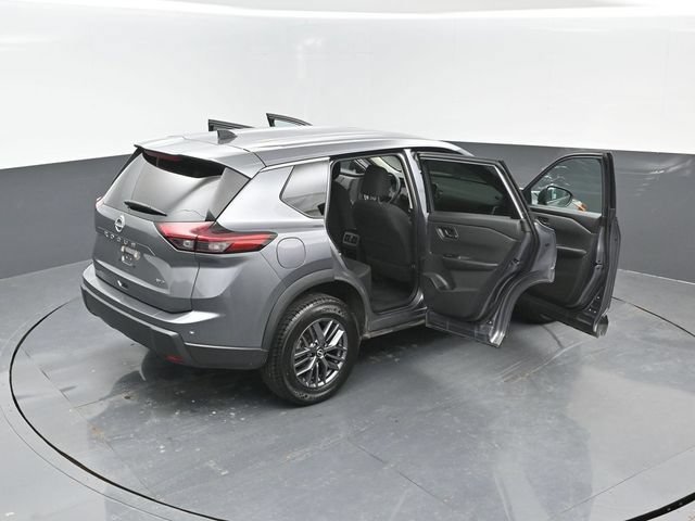 Used 2025 Nissan Rogue S AWD/4WD image 24