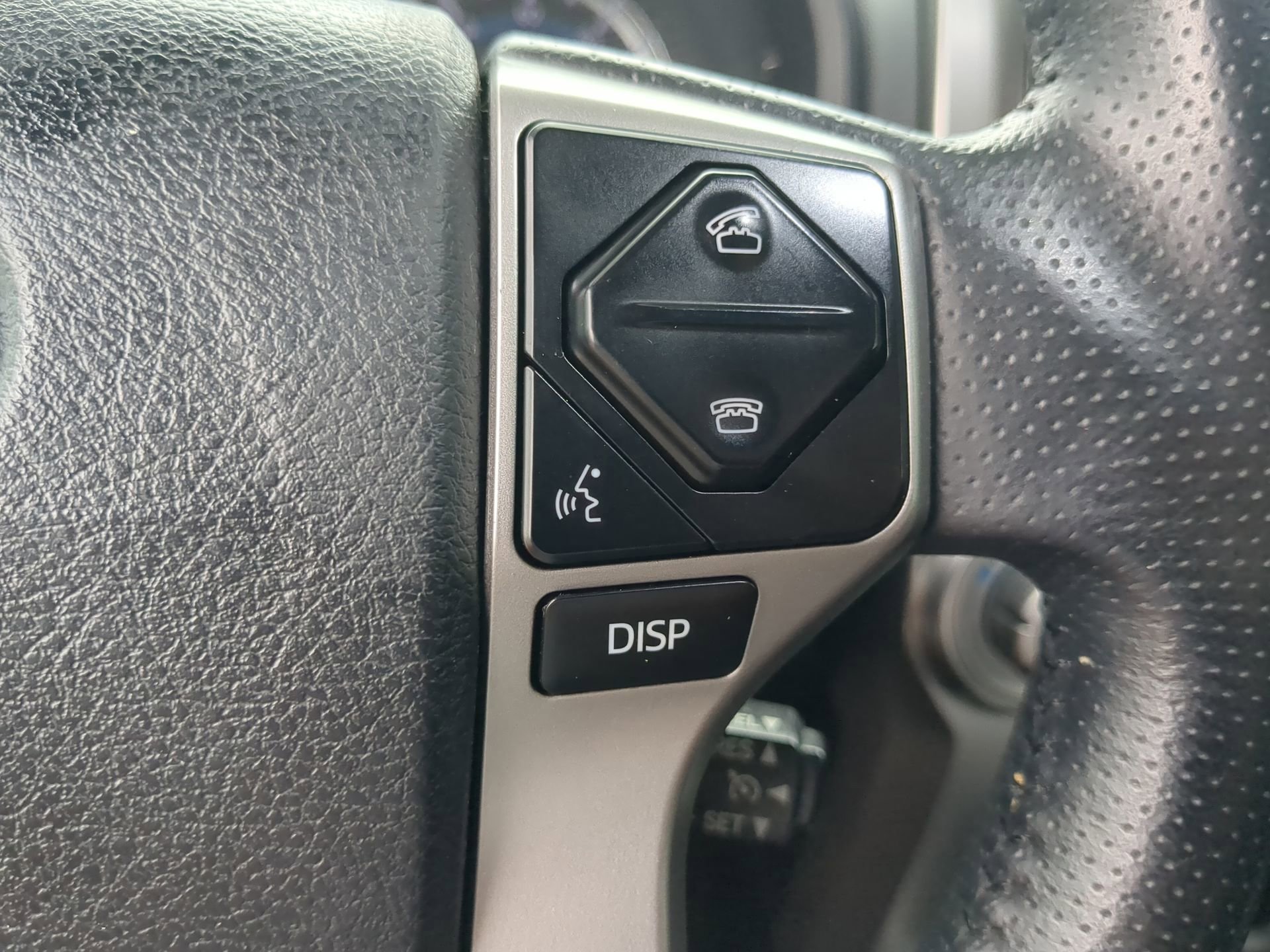 Used 2018 Toyota 4Runner Limited AWD/4WD image 68