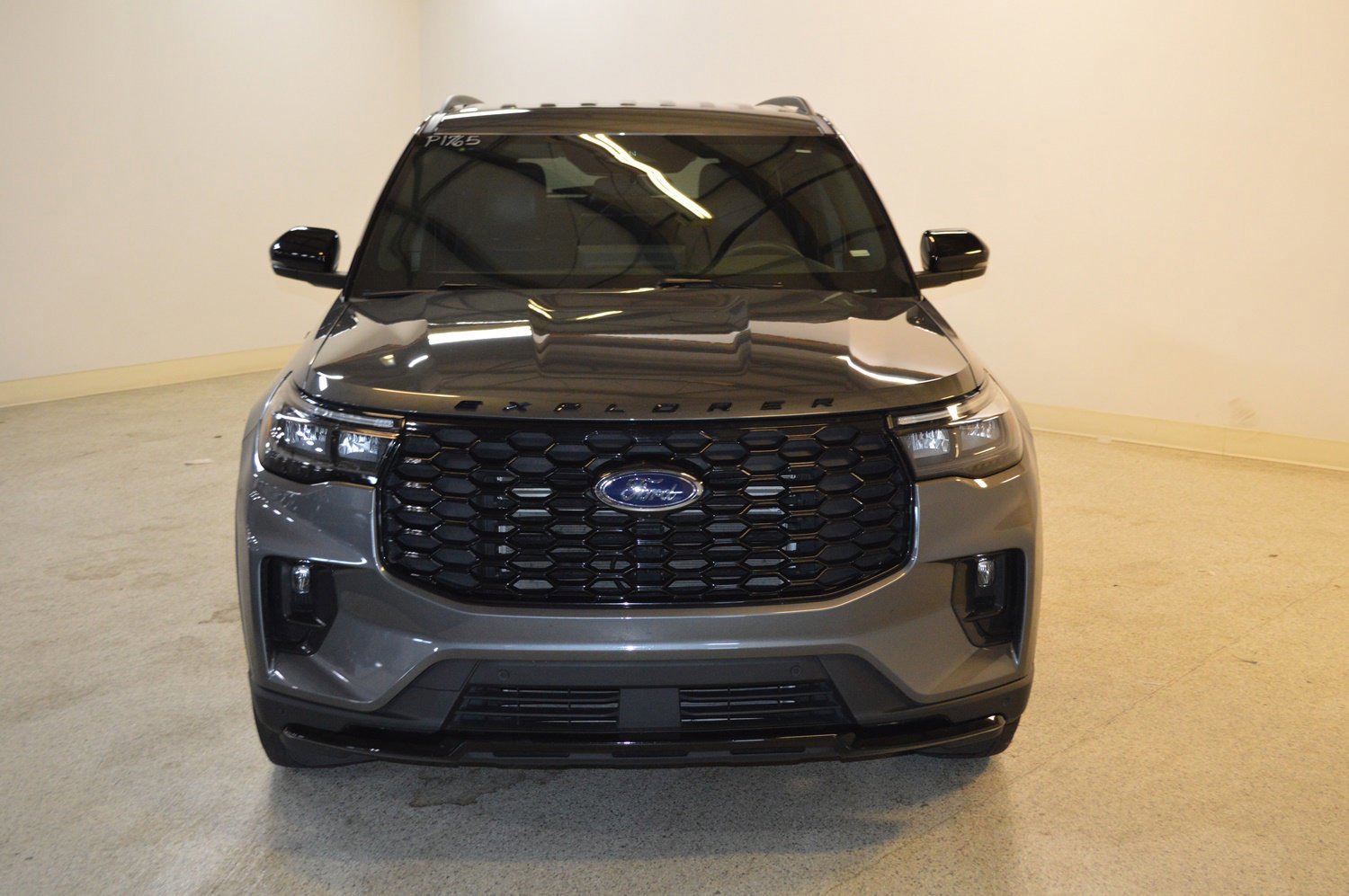 Certified 2025 Ford Explorer ST-Line image 8