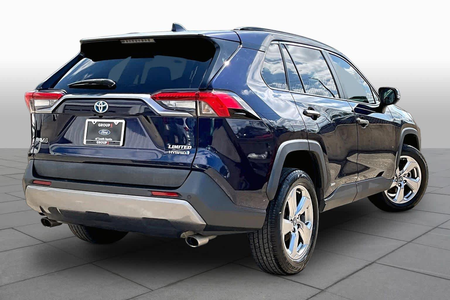 Used 2020 Toyota RAV4 Limited w/ Limited Grade Weather Package AWD/4WD image 7