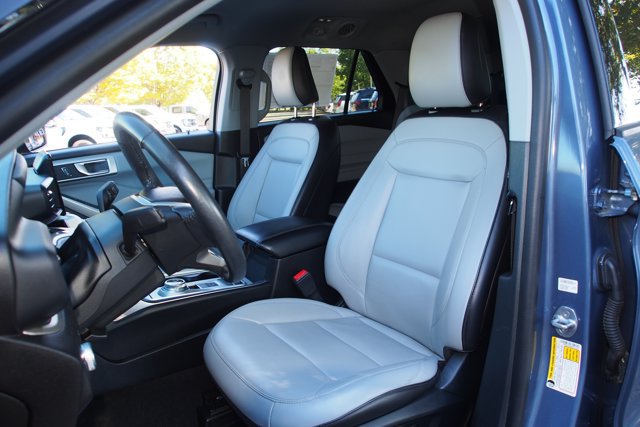 Certified 2021 Ford Explorer XLT w/ Equipment Group 202A RWD image 18