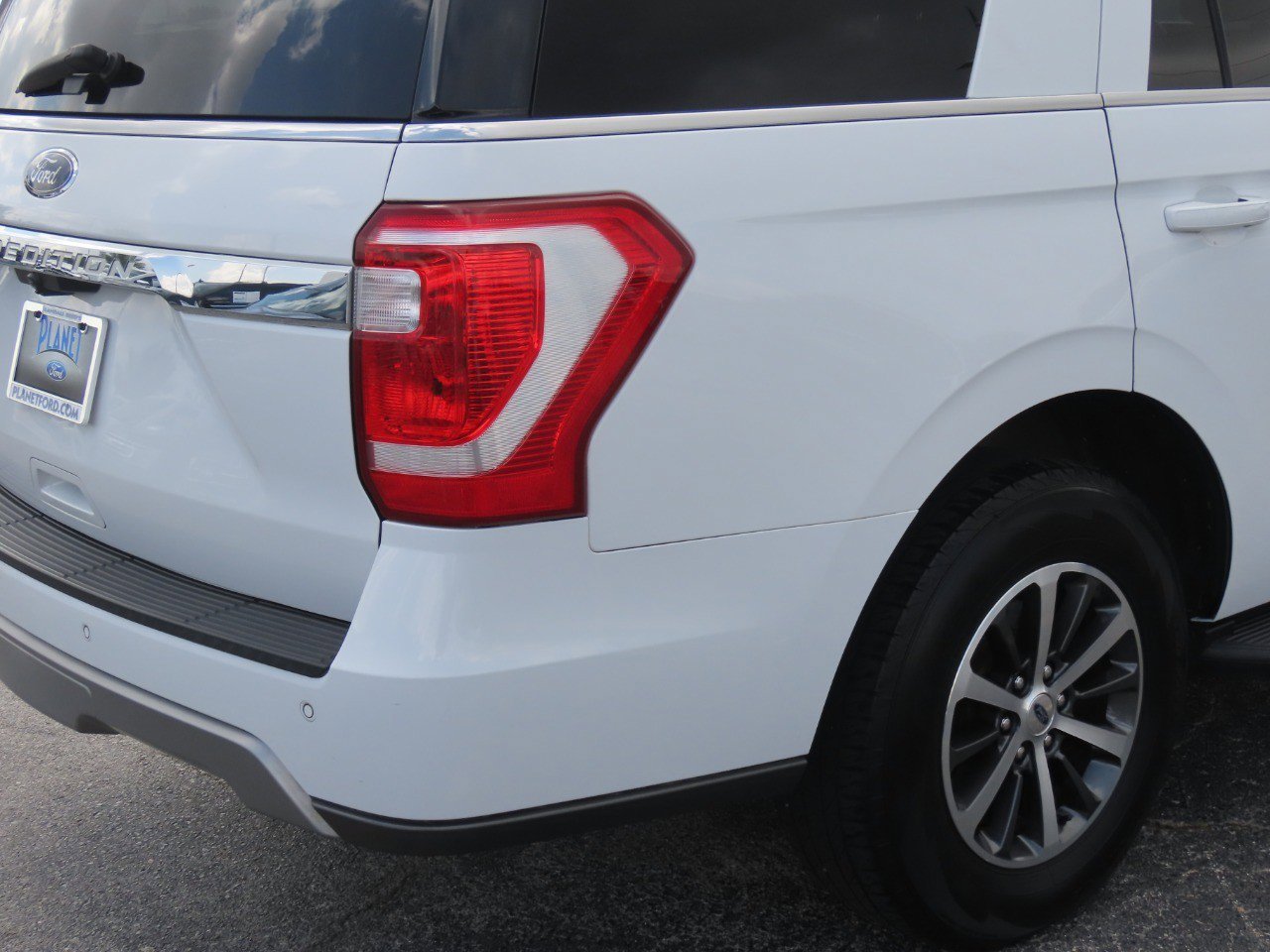 Certified 2020 Ford Expedition XLT RWD image 12