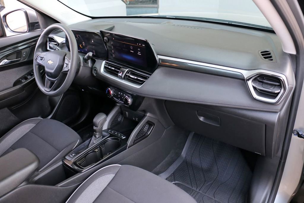 Used 2026 Chevrolet TrailBlazer LT w/ Driver Confidence Package FWD image 30