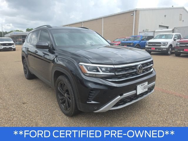 Used 2023 Volkswagen Atlas SE w/ Black Wheel Package