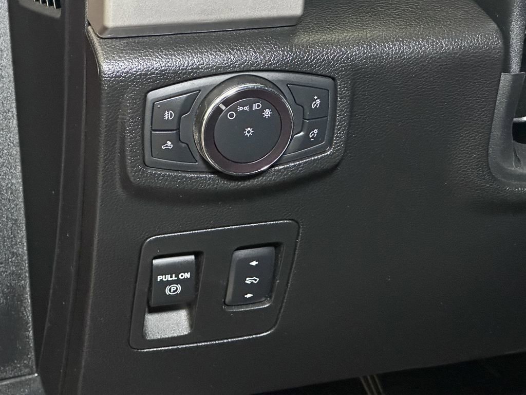 Certified 2020 Ford F150 Lariat image 25