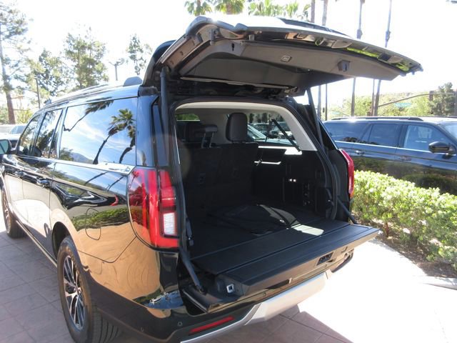 Certified 2025 Ford Expedition Max Platinum image 6